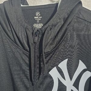 New York Yankees

Men's New York Yankees Stitches Gray/Black Hoodie